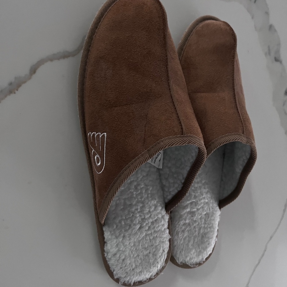 Cozy Brown Loafers with Plush Lining and Slip-On Design